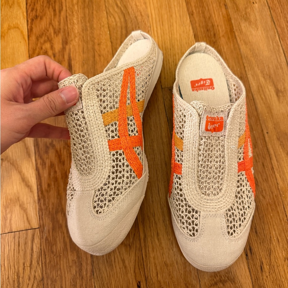 Onitsuka Tiger Slides barely worn